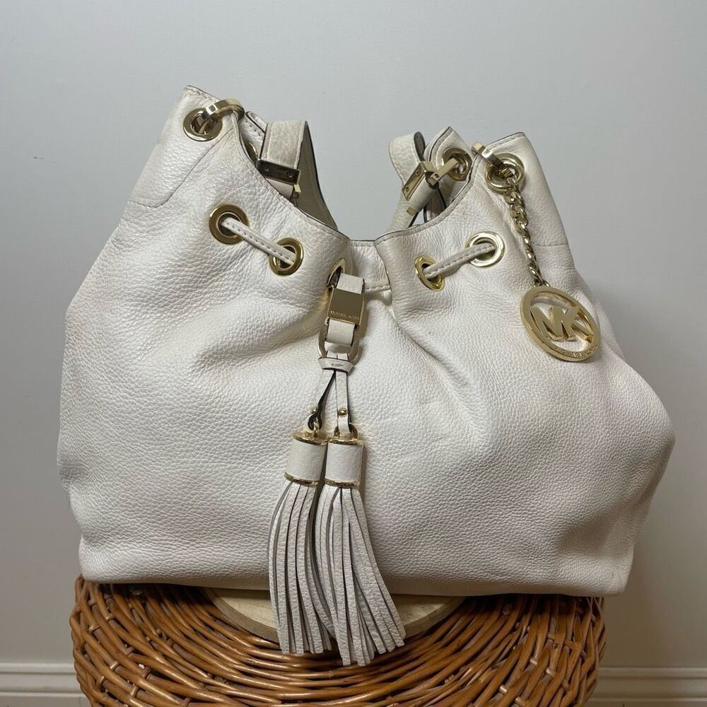 Michael Kors Large Camden drawstring in Optic White Shoulder Bag Tassels Gold Mk - Picture 12 of 12